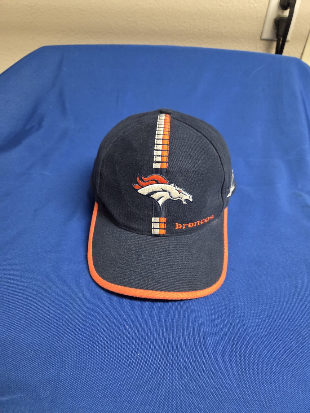 Vintage 90's Logo Athletic NFL PRO LINE Denver Broncos Strapback Hat